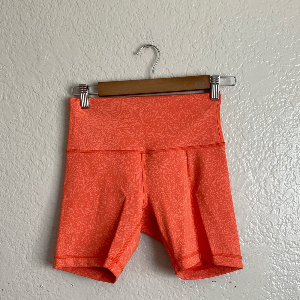 LULULEMON | NWOT Orange Wunder Train High Rise Short 6”